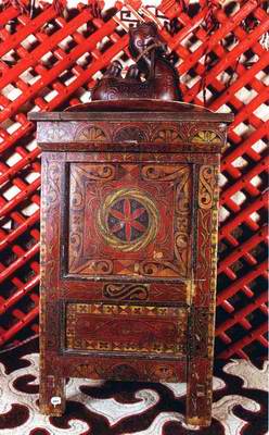 Kazakh people private life things - dresser Kazakh people private life things - dresser